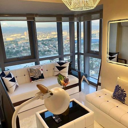 Classy 2Br Suite At Eastwood City With Pool And City Skyline View Manila Eksteriør bilde