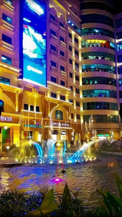Classy 2Br Suite At Eastwood City With Pool And City Skyline View Manila Eksteriør bilde