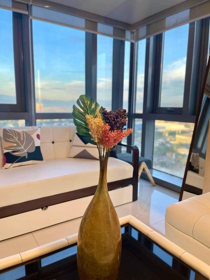 Classy 2Br Suite At Eastwood City With Pool And City Skyline View Manila Eksteriør bilde